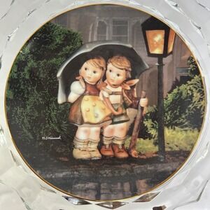 M.I. Hummel‎ Stormy Weather Plate Danbury Mint Little Companions MH7650